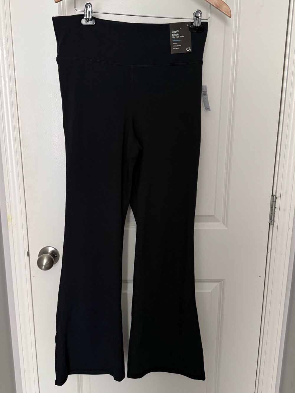 GapFit Sky High Flare Legging Pants Full Length- Black - L- NWT - Picture 6 of 12